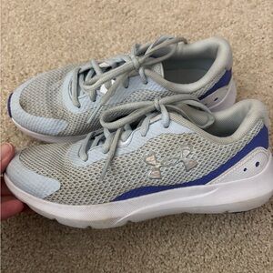 Girls Under Armour surge Oxford Blue Big Kid Size 4 Youth shoes